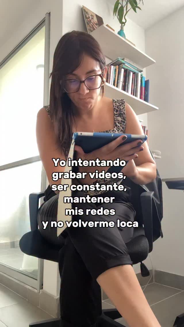 Creé un Dashboard con Claude que hace lo que yo no podía: 

✅Revisar todas mis redes al mismo tiempo 
✅Decirme qué está funcionando

✅Darme ideas de contenido.

Si lo quieres para ti, comenta: ✨ DASHBOARD✨  y te lo mando 😊

#claude #IA #contentcreator #instagramreels